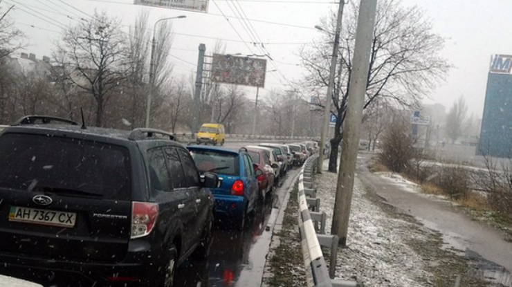 В ДНР и ЛНР выстраиваются очереди за бензином