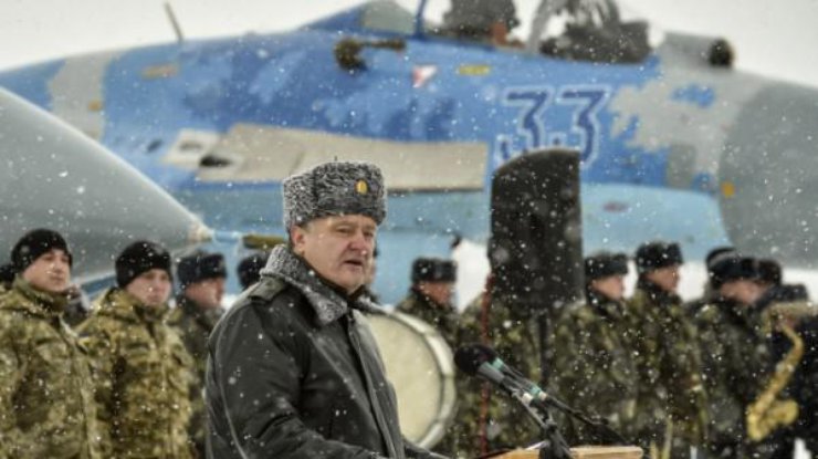 Порошенко рассказал о возрождении армии Украины