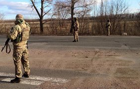 Процесс освободжения заключенных из колонии в Енакиево