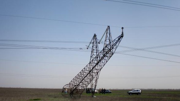 "Укрэнерго" возобновила поставки электроэнергии в Крым. Фото из архива
