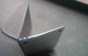 Apple Macbook Air после падения из самолета