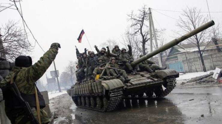 Террористы перебросили танки под Логвиново