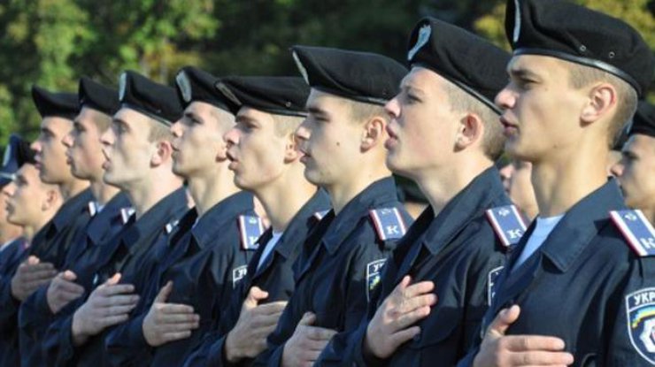 Выпуск курсантов связан с войной на Донбассе. Фото PHL
