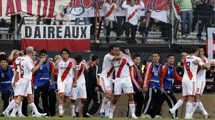 Футболисты из Аргентины нашли способ выиграть. Фото eurosport.com