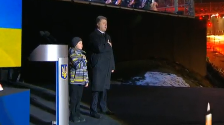 Порошенко на Майдане освистал народ. Кадр из трансляции "Интер"