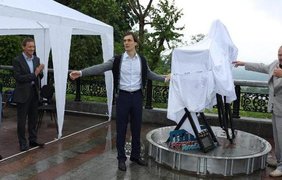Сын режиссера Егор Бенкендорф на открытии памятника