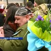 Івано-Франківськ зустрів захисників Дебальцевого квітами