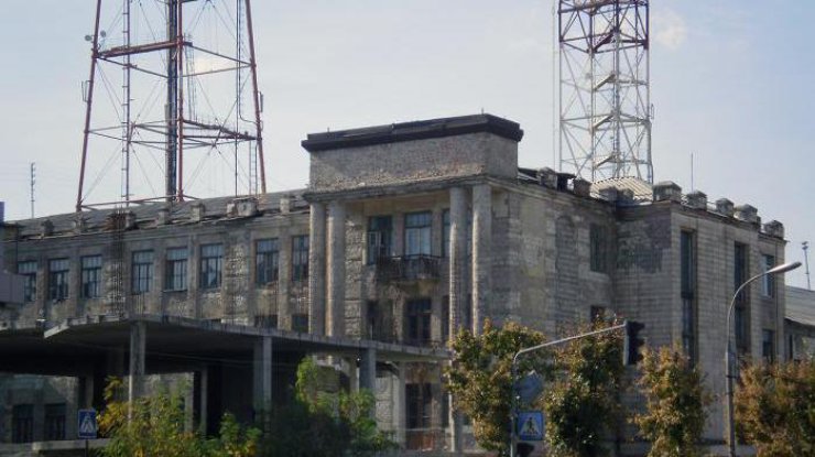 Среди заложников в здании телецентра - женщины и дети - Стець. Фото wikimapia.org