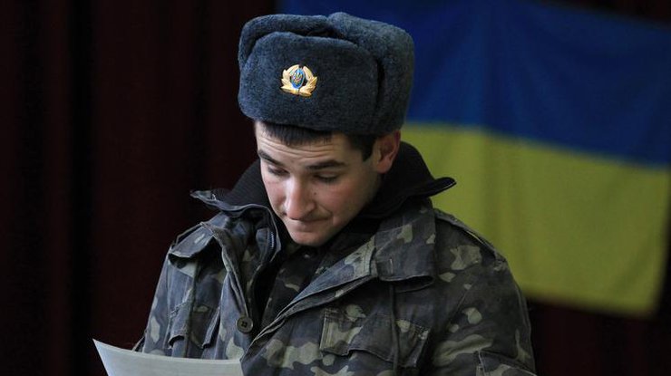 Препятствий для выезда за границу у военнообязанных нет, - уверяют у Порошенко