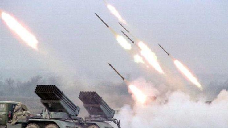 Террористы обстреляли из "Градов" и тяжелой артиллерии блокпосты ВСУ и полка "Азов"