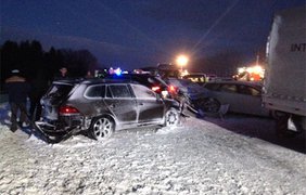 Из-за снегопада столкнулось более 50 машин 5
