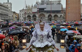В Венеции проходит ежегодный всемирно известный карнавал 3
