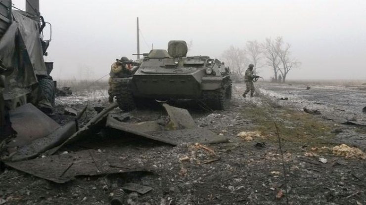 Украинские артиллеристы бьют по террористам на местах хранения, ремонта боевой техники