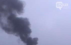 В Донецке на мосту загорелся автомобиль 1