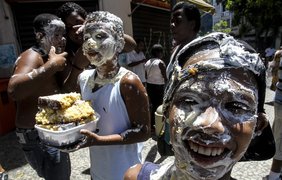 Праздник с тортом в Рио