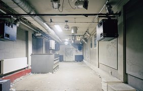 Даниэль Шульц и Андре Гиземанн фотографируют ночные клубы после дискотек