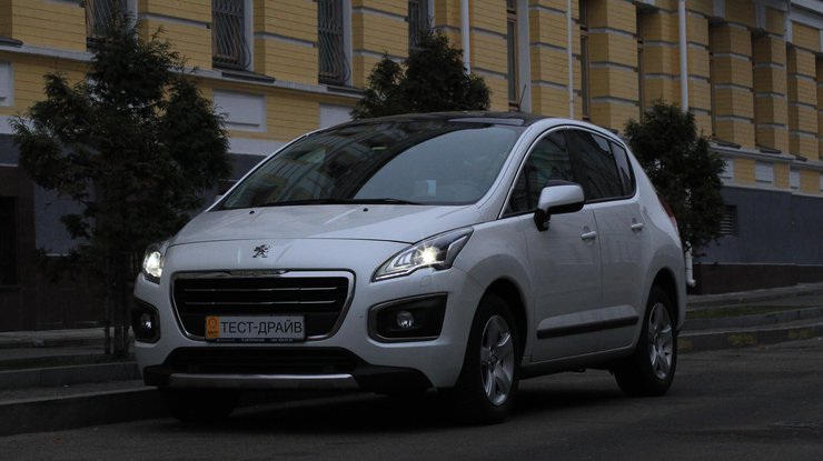 Peugeot 3008 - стильный "псевдокроссовер".