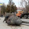 В Запорожской области горсовет снес памятник Ленину (фото)