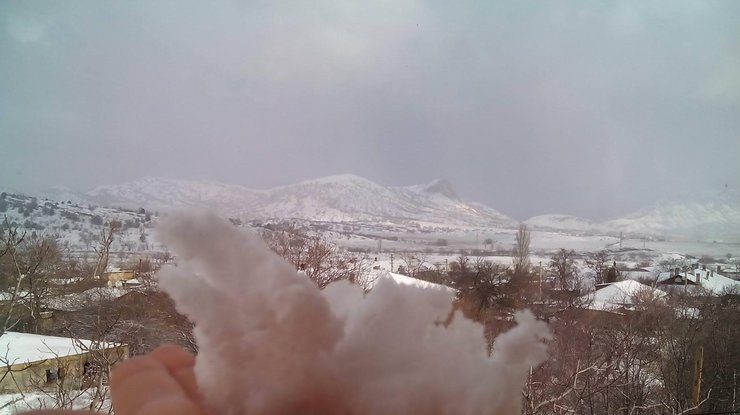 Весенний снег в горах Крыма