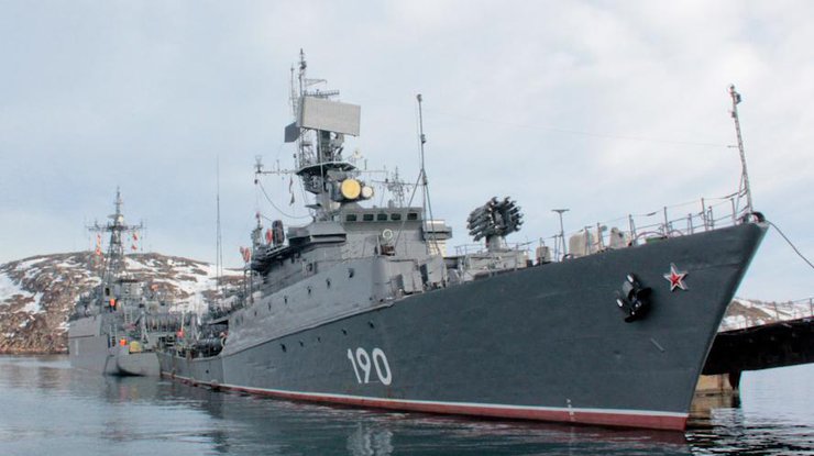 Россия проводит учения в Черном море
