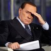 Сильвио Берлускони сломал лодыжку при выходе из машины