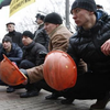 Под Кабмином шахтеры требуют отставки министра Демчишина (фото)