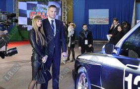 Виктор Янукович повстречался с будущей женой в автосалоне. Фото lb.ru