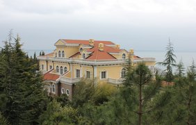 Резиденция "Чайный домик" в Крыму. фото - Центр журналистских расследований