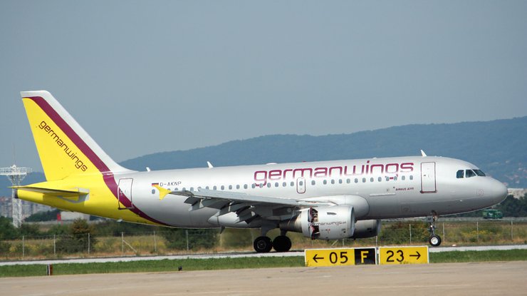 Самолет лоукоста Germanwings