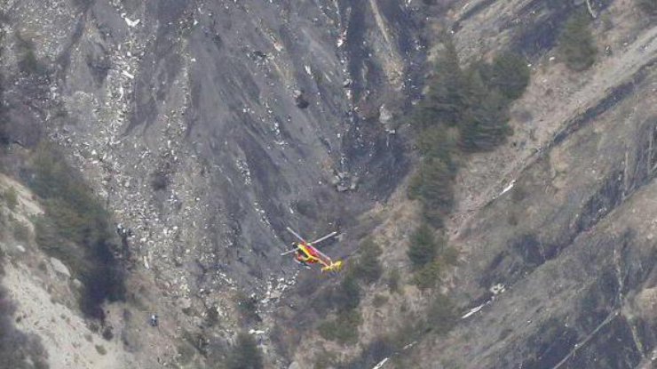 Спасатели обнаружили обломки А320 и черный ящик. Фото - AirLive.net