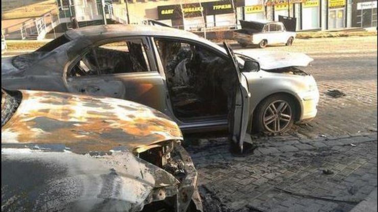 Террористы сожгли несколько авто