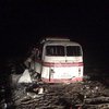 В пригороде Горловки автобус подорвался на мине: есть погибшие (фото, видео)