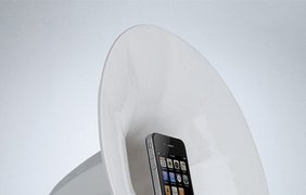 Phonophone iPhone - акустика для iPhone. Выполнена из керамики. Усиливает звук примерно в 4 раза.
