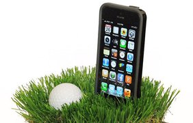 Док-станция для iPhone с имитацией поля для гольфа