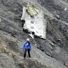 Причины авиакатастрофы в Альпах: пилот-самоубийца направил самолет на скалы 