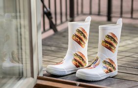 Макдональдс выпустил линию товаров с гамбургерами