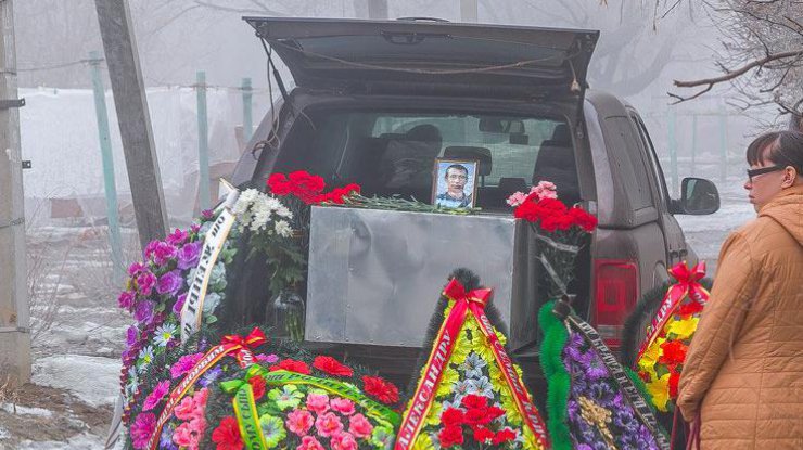 На похороны наемника никто кроме родственников не пришел. Фото Orsk.ru