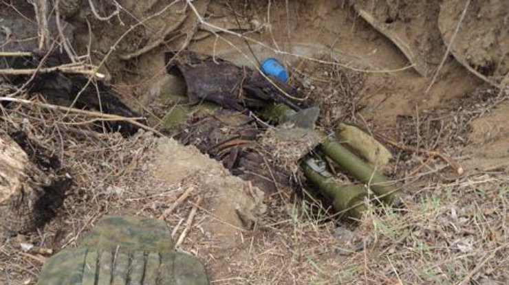 В тайнике 21-летний парень хранил целый арсенал боеприпасов. Фото УМВД Украины 