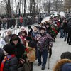 На прощании с Борисом Немцовым очередь растянулась на километр (фото)