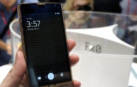 Прозрачный смартфон LG Fx0