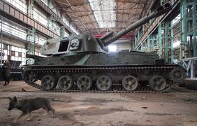 В Донецке полным ходом идет ремонт бронетехники