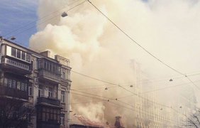 В центре Киева горит здание