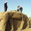 Боевики ИГИЛ бульдозерами снесли древний город Нимруд (фото, видео)