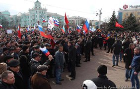 Год, как не стало Луганска. Фото Александр Волчанский