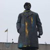 Памятник Ленину в центре Славянска облили краской (фото)