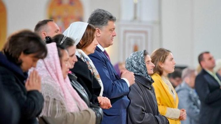 Президент помолится за мир и будущее Украины. Фото Твиттер Петра Порошенко.
