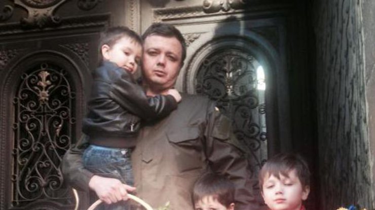 Семенченко с семьей посетил дом Садового.