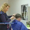 В Днепропетровске парикмахерскую переселенцев грабят и пытаются закрыть