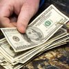 НБУ обвалил официальный курс доллара 16 апреля