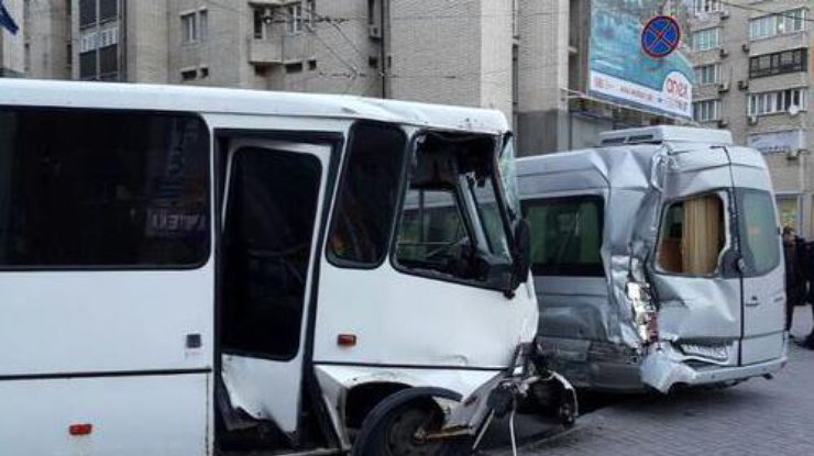 Авария в центре Киева. Фото Влада Антонова